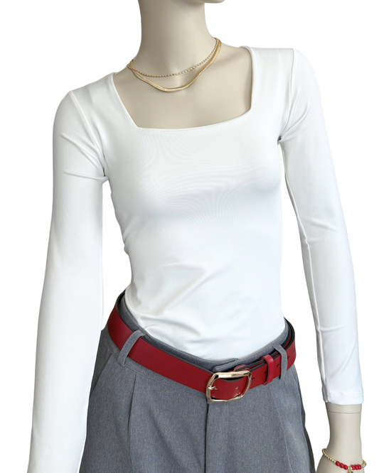 Esencial cuello cuadrado